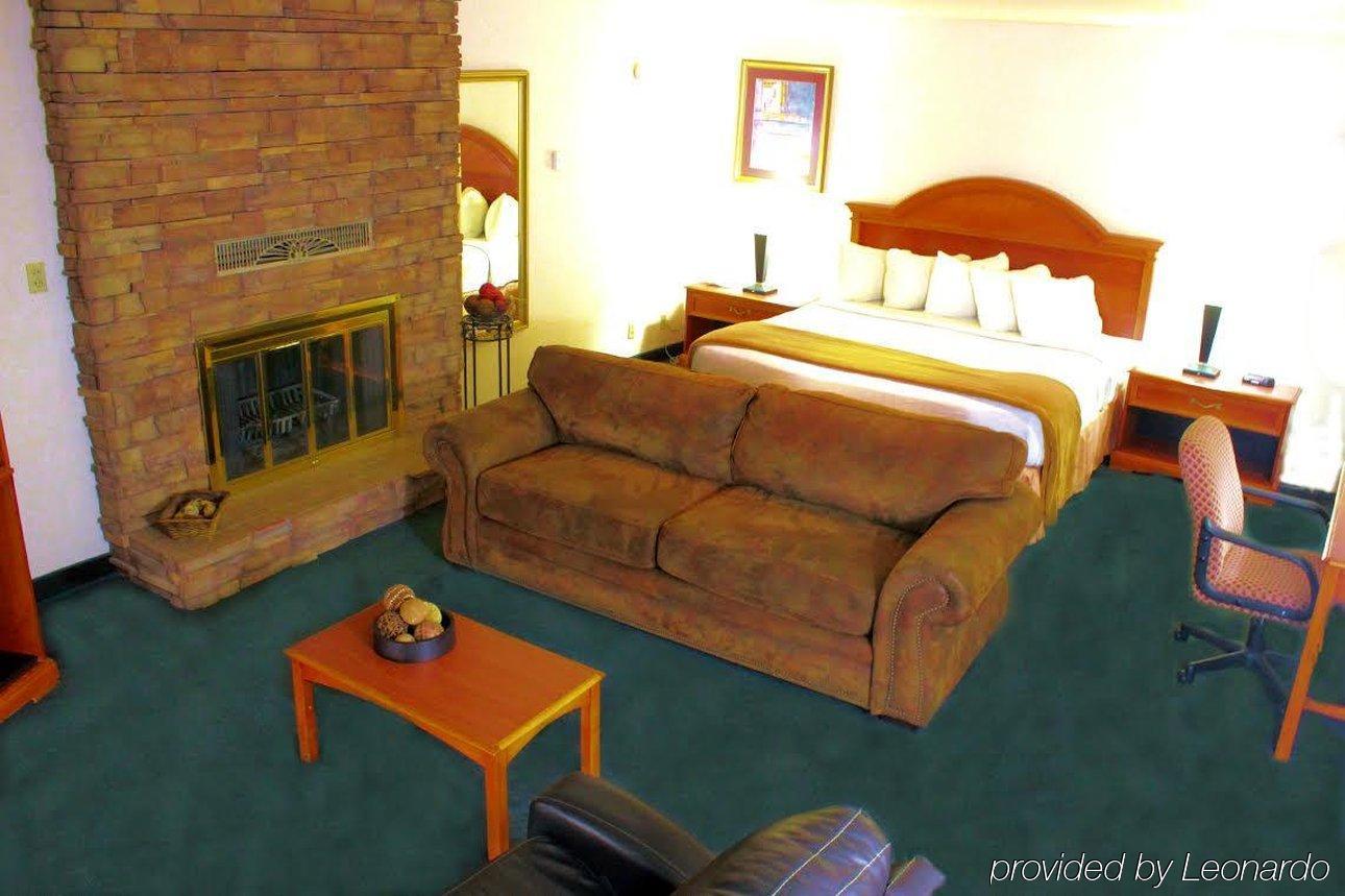 Red Arrow Inn & Suites, A Travelodge By Wyndham Montrose Bagian luar foto