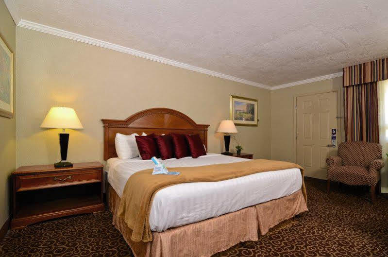 Red Arrow Inn & Suites, A Travelodge By Wyndham Montrose Bagian luar foto